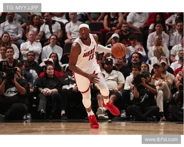 阿德巴约高效砍下23分8板4助难阻球队失利展现顽强拼搏精神 阿德巴约高效砍下23分8板4助难阻球队失利展现顽强拼搏精神